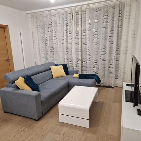 Stylish Panorama City Family Suite Pressburg Exterior foto