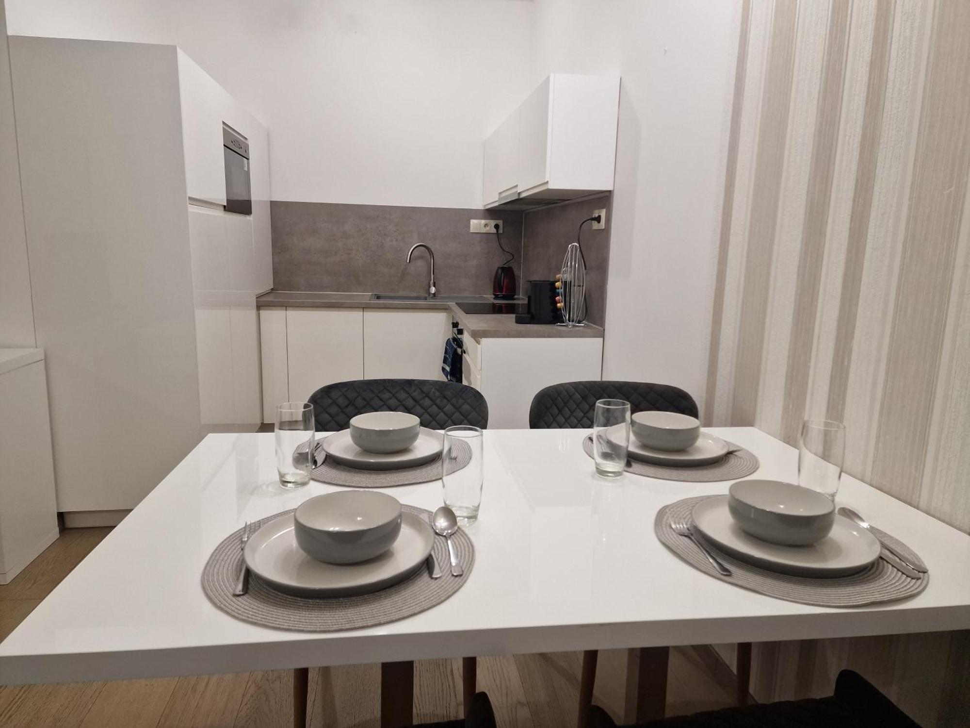Stylish Panorama City Family Suite Pressburg Exterior foto